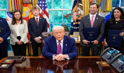 Trump: ”Putin, Ukrayna ile ateşkes anlaşması yapmak istemiyor, bunun yerine Türkiye’de bir araya gelerek kanlı savaşa bir son verilmesini müzakere etmek istiyor”