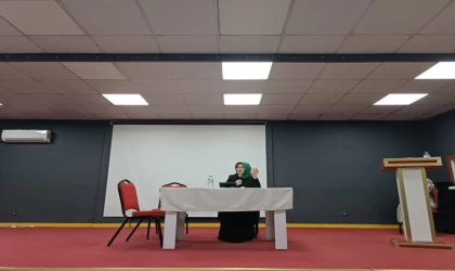 Tutak’ta ”Aileyi Ayakta Tutan Değerler” konulu konferans düzenledi.