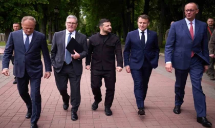 Ukrayna’da bir araya gelen Avrupalı liderlerden Rusya’ya yeni yaptırım tehdidi