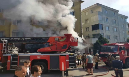 Ümraniye’de ucuzluk pazarında yangın: Dükkan sahibi gözyaşları içinde izledi