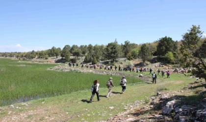 Üniversite öğrencileri, Beyşehir’in botanik hazinelerini keşfetti