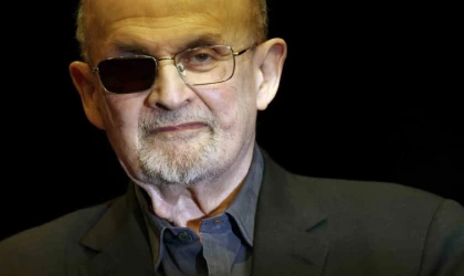 Ünlü yazar Rüşdi’yi öldürmeye teşebbüsle suçlanan Matar’a 25 yıl hapis cezası