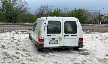 Uşak’ta sağanak ve dolu yağışı etkili oldu