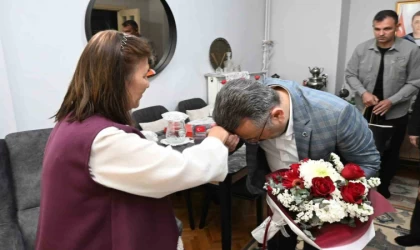 Vali Aksoy’dan Anneler Günü’nde şehit annesine ziyaret