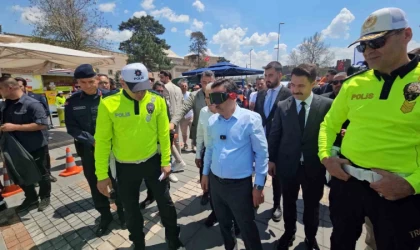 Vali Çiçek ve Büyükkılıç simülasyon gözlüğünü taktı, mesaj verdi