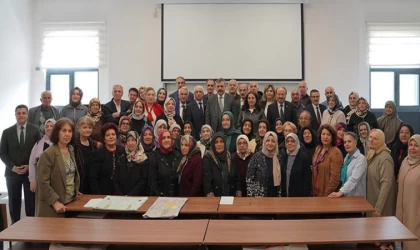 Vali Çiftçi, Tazelenme üniversitesinde öğrencilerle buluştu