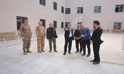 Vali Eldivan, Geri Gönderme Merkezi’nde denetimde bulundu