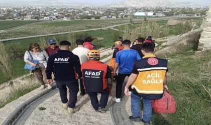 Van Kalesi’nden düşen yaşlı kadın kurtarıldı