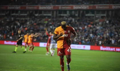 Victor Osimhen, Galatasaray tarihine geçti
