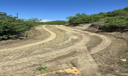 Yağışlardan dolayı zarar gören köy yollarında çalışmalar sürüyor