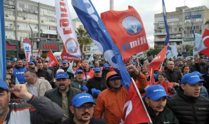 Yağmurlu havaya rağmen Aliağa’da 1 Mayıs kutlandı