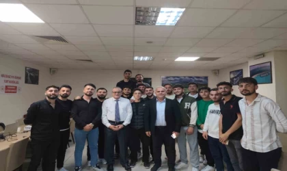 ‘Yaşayan İnsan Hazinesi’ Birol, öğrencilerle bir araya geldi