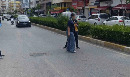 Yaya geçidini kullanmayan çocuğa motosiklet çarptı: 1 yaralı