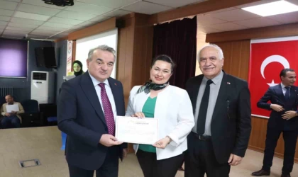 Yetenek yarışmasında başarılı öğrenciler ödüllendirdi