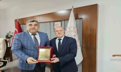 Yılların emektar eğitimcisi emekliye ayrıldı