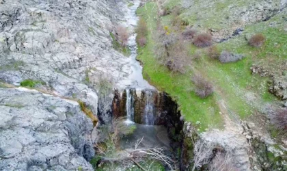 Yozgat’ta bahar güzelliği: Evci köyü şelalesinde görsel şölen başladı